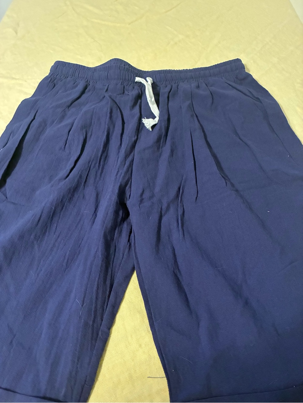 Women’s Large Casual Bermuda Shorts - Picture 2 of 5